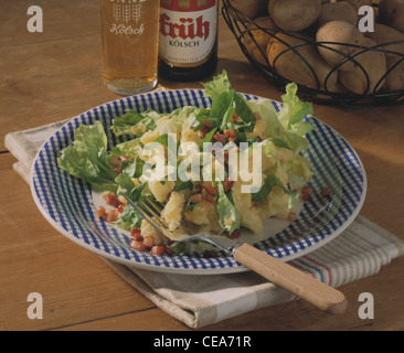 Purea di patate con insalata ("Ärpel mit Schlat') Foto Stock