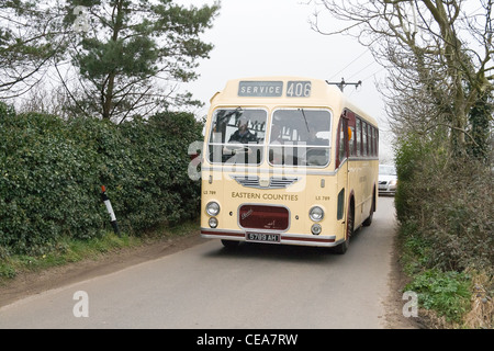 Una crema vintage pullman a Weybourne, Norfolk Foto Stock