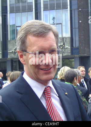 Il giorno dell'unità tedesca, il presidente Christian Wulff viaggia dalla cattedrale di Brema al mercato di Brema. L'evento segna il significato della riunificazione della Germania, celebrata ogni anno il 3 ottobre, onorando l'unità nazionale e la storia. Foto Stock