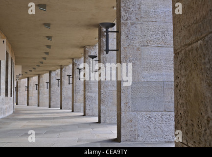 Berlino: Gallery con le luci della torcia in Olympiastadion (Stadio Olimpico), Germania Foto Stock