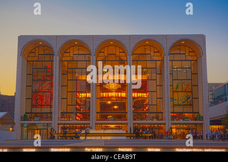 Metropolitan Opera House al Lincoln Center per le Arti dello Spettacolo Foto Stock