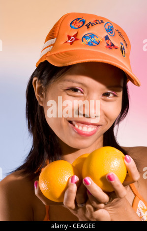 Modello asiatico in studio di impostazione. Foto Stock