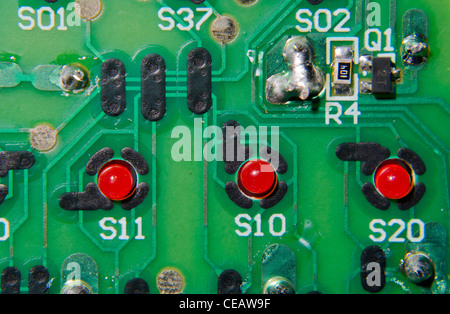 Macro Immagine dei LED sulla parte di una scheda di circuito elettronico. Foto Stock