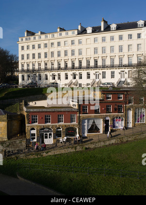 dh SCARBOROUGH NORTH YORKSHIRE Gala Cafe Museum Terrace and Cliff Bridge Terrace uk cafes inghilterra vacanze gran bretagna Foto Stock