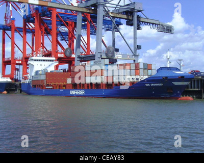 La nave di alimentatore di WMS Groningen presso il terminal per container di Bremerhaven Foto Stock