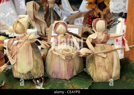 Figurina fatta di naturale materiali di autunno Foto Stock