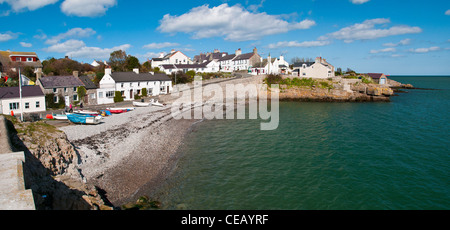 Spiaggia Moelfre Anglesey North Wales UK si tratta di un panorama di cucito. Foto Stock