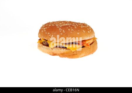 Burger King double cheeseburger su sfondo bianco intaglio USA. Foto Stock