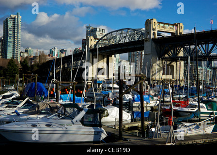 Vancouver Civic Marina Burrard Street Bridge False Creek West End downtown Foto Stock