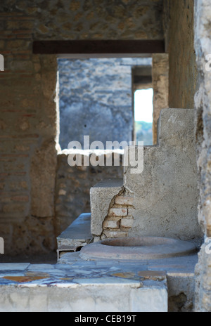 Vista l'affresco nella cucina antica casa a Pompei Italia Foto Stock