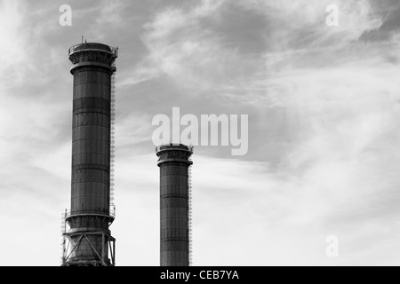 La stazione di potenza camini, Corby, Northamptonshire Foto Stock