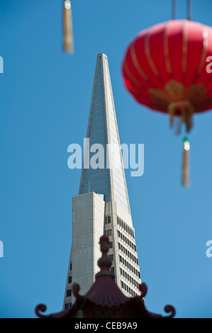 La Piramide Transamerica building visto da Chinatown. San Francisco. California Foto Stock