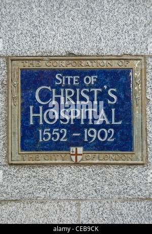 City of London targa blu segna il 1552 a 1902 sito di Cristo's Hospital, Newgate Street, Londra, Inghilterra Foto Stock