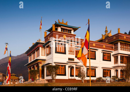 India, Arunachal Pradesh, Bomdila Gompa, nuovo buddismo Mahayana monastero all'alba Foto Stock