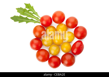 Multicolore di pomodori ciliegia isolati su sfondo bianco Foto Stock