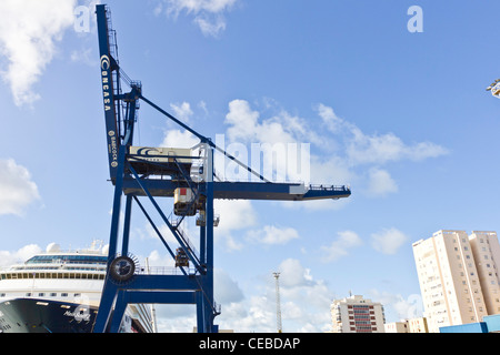 Nave gru di carico babcock kocks dock concasa wharf Cadiz Spagna Foto Stock