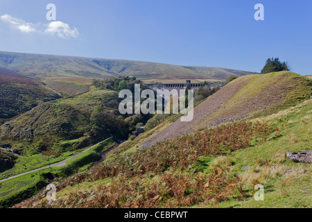 Grwyne Fawr serbatoio di diga in Autunno in montagna nera di Monmouthshire Gwent nel Galles Foto Stock