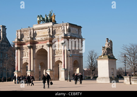 Arc de triomphe du Carrousel Museo Tuileries Musee du Louvre Parigi Francia Foto Stock