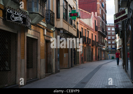 Strada tranquilla in scena la vecchia città di Astorga Foto Stock