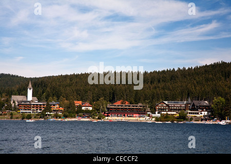 Città di Titisee e il lago, Foresta Nera, Germania Foto Stock