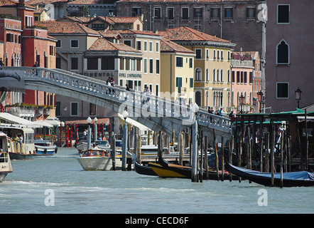 Il Ponte degli Scalzi e il Canal Grande a Venezia, Italia Foto Stock