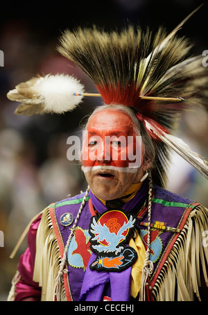 Albuquerque, Nuovo Messico. Partecipante nella raccolta delle nazioni, un evento annuale presentato come il più grande Powwow nel mondo. Foto Stock