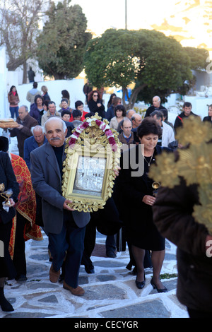 Grecia CICLADI sikinos un festival religioso Foto Stock