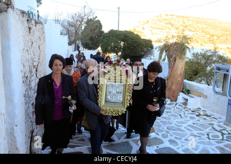 Grecia CICLADI sikinos un festival religioso Foto Stock