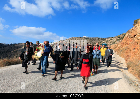 Grecia CICLADI sikinos un festival religioso Foto Stock