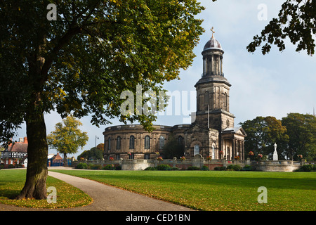 St Chads chiesa dalla cava Park, Shrewsbury, Shropshire, Inghilterra Foto Stock