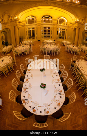 Il Berlioz lounge della Vichy Opera preparata per un ricevimento (Centro Congressi - Vichy - Allier - Auvergne - Francia). Foto Stock