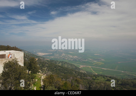 Israele, costa Nord, Daliyat al-Karmel, monastero carmelitano di Sant'Elia, vista in elevazione al di sopra della valle di Jezreel, NR Foto Stock