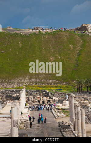 Israele, la Galilea, Beit She-An, Beit She-An National Park, di epoca romana rovine, vista in elevazione Foto Stock