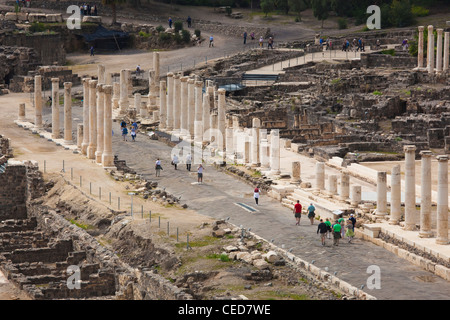 Israele, la Galilea, Beit She-An, Beit She-An National Park, di epoca romana rovine, vista in elevazione Foto Stock