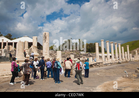 Israele, la Galilea, Beit She-An, Beit She-An National Park, di epoca romana rovine, Strada Romana Foto Stock