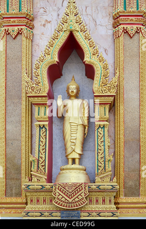 Statua, Wat Chalong temple, la più grande e più importante del 29 templi buddisti sull'isola di Phuket, Thailandia, Asia Foto Stock