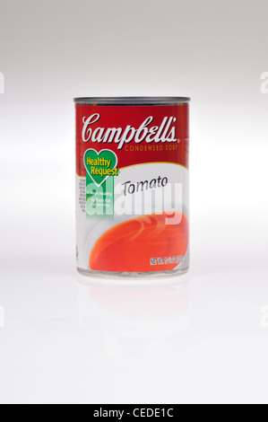 Non aperto di Campbells richiesta sana minestra di pomodoro su sfondo bianco isolare NEGLI STATI UNITI. Foto Stock