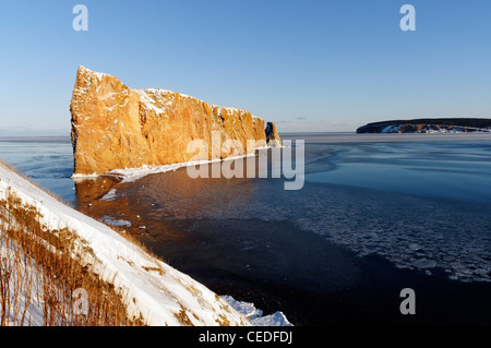 Le Rocher Perce a Perce in Gaspesie Québec Canada in inverno Foto Stock