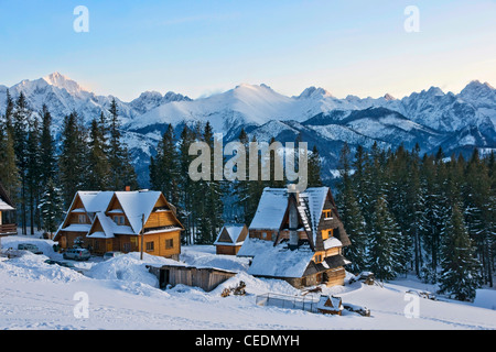 Innevate vette dei monti Tatra da Glodowka glade. Foto Stock