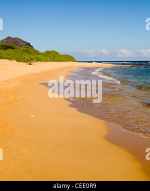Spiaggia Mahaulepu vicino a Poipu sulla costa sud di Kauai, Hawaii, STATI UNITI D'AMERICA Foto Stock