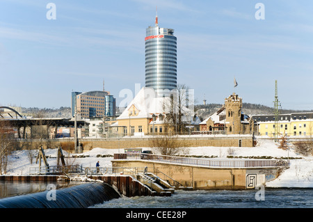 Centrale idroelettrica sul fiume Saale di fronte Jentower, Jena, Turingia, Germania, Europa Foto Stock