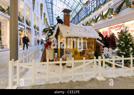 Mercatino di Natale in Goethe-Galerie shopping centre, Jena, Turingia, Germania, Europa Foto Stock