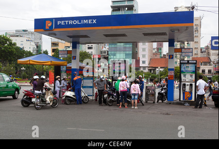 Benzina o Gas stazione di servizio di Ho Chi Minh City Vietnam Foto Stock