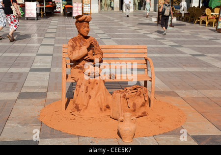 Animatore di strada (statua vivente) in Placa Major, Palma de Mallorca, Spagna Foto Stock