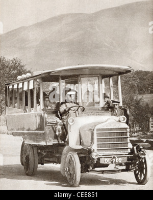 Un 1913 Southdown servizio motore Daimler Charabanc. Dalla storia di 25 anni densi di eventi in immagini, pubblicato 1935. Foto Stock