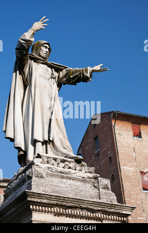 Statua del Savonarola Ferrara Emilia Romagna Italia Foto Stock