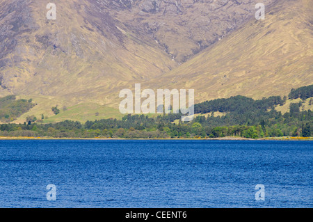 Loch Linnhe è allineato con il sole di setting, rendendolo un luogo molto popolare per i fotografi,Highlands,costa ovest della Scozia. Foto Stock