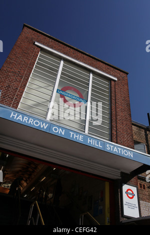 Ingresso a Harrow sulla Hill Tube Station Foto Stock