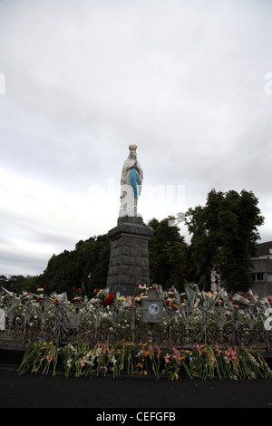 Statua di Maria a Lourdes in Francia Foto Stock