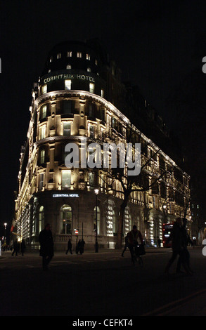 Una luce bassa vista del Corinthia Hotel in Northumberland Avenue, Westminster, London Foto Stock